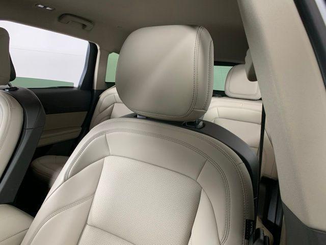 Photo of 2025 Radiance Metallic Lincoln Nautilus
