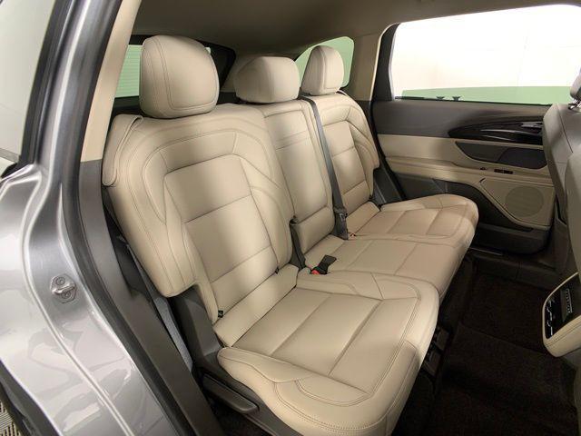 Photo of 2025 Radiance Metallic Lincoln Nautilus
