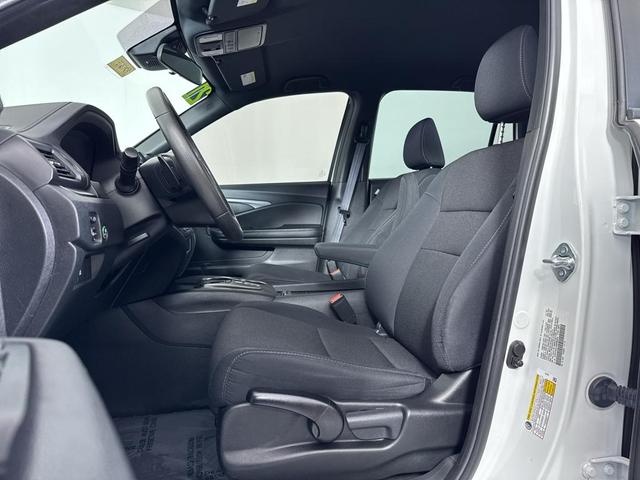 Photo of 2021 White Honda Passport