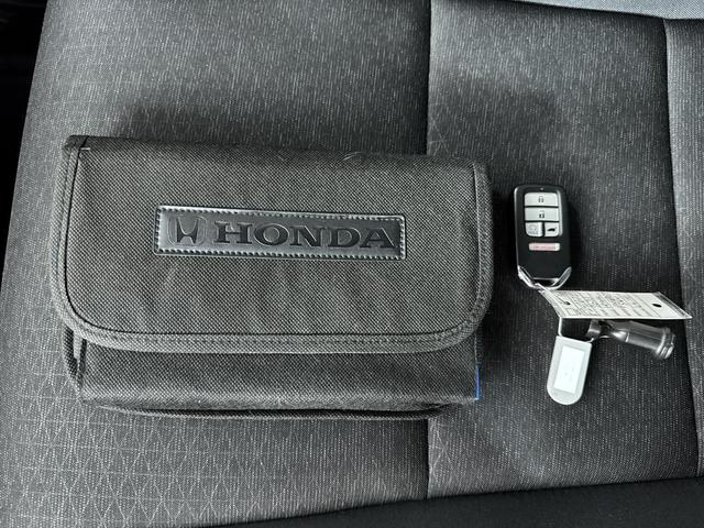 Photo of 2021 White Honda Passport