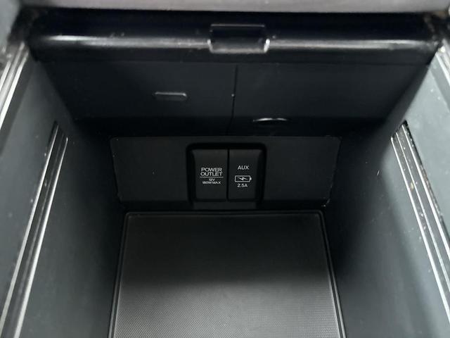 Photo of 2021 White Honda Passport