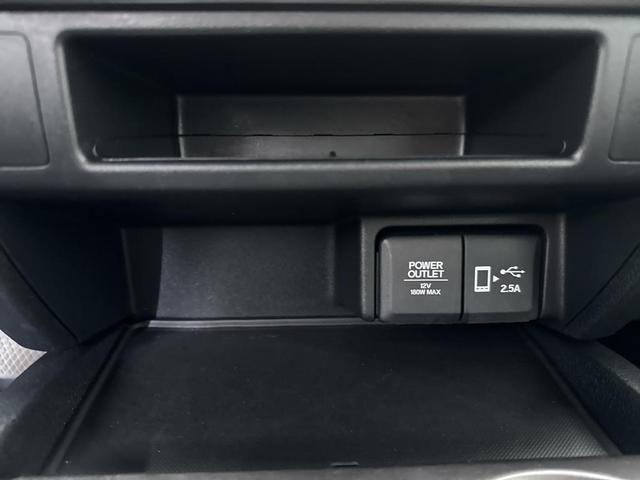 Photo of 2021 White Honda Passport