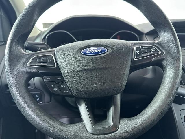 Photo of 2016 Silver Ford Focus