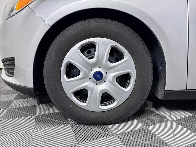 Photo of 2016 Silver Ford Focus