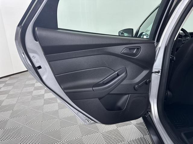 Photo of 2016 Silver Ford Focus