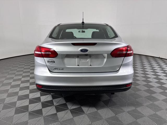 Photo of 2016 Silver Ford Focus