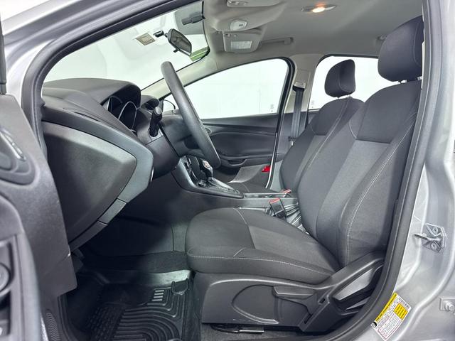 Photo of 2016 Silver Ford Focus