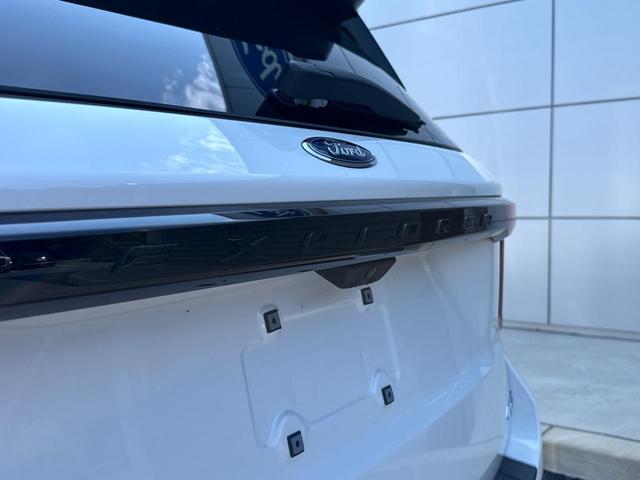 Photo of 2025 White Ford Explorer