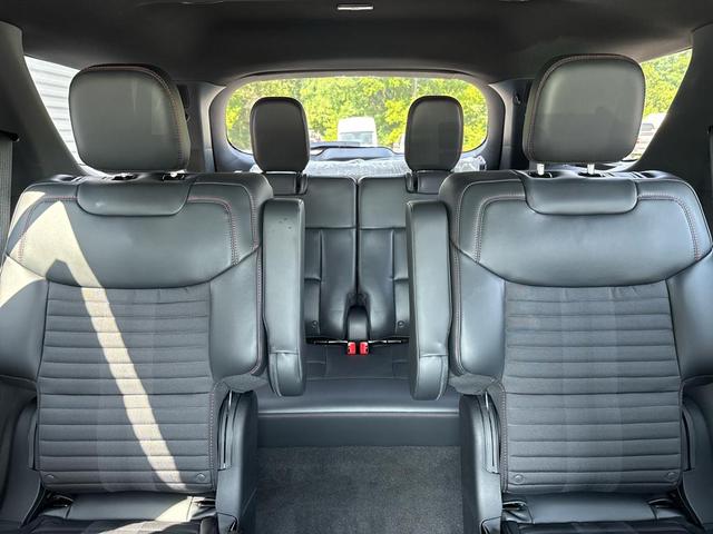Photo of 2025 White Ford Explorer