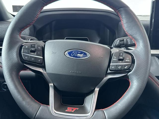 Photo of 2025 Blue Ford Explorer