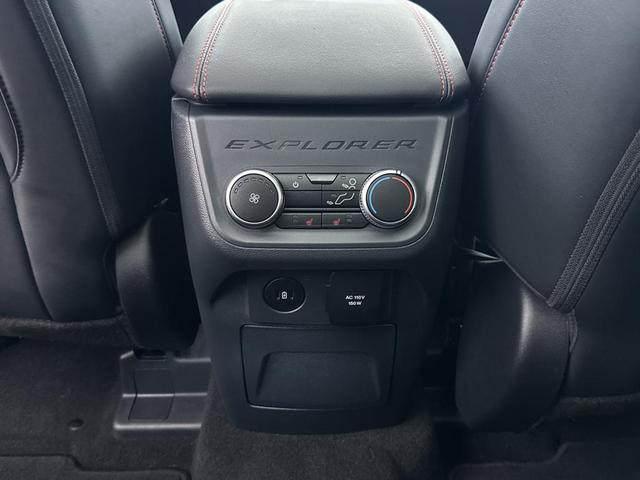 Photo of 2025 Blue Ford Explorer