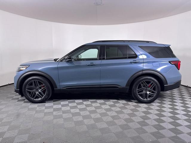 Photo of 2025 Blue Ford Explorer