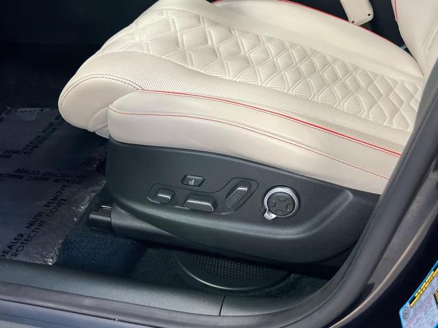 Photo of 2025 Vik Black Genesis GV80 Coupe