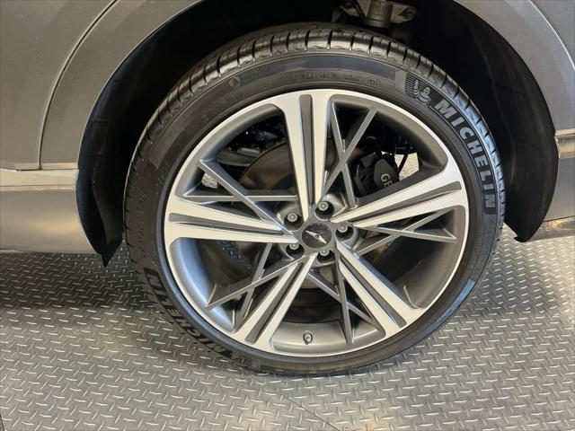 Photo of 2025 Makalu Gray Matte Genesis GV80 Coupe