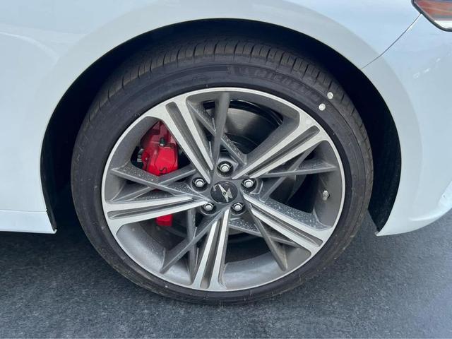Photo of 2025 Uyuni White Genesis G70