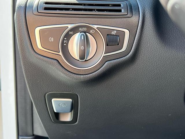 Photo of 2021 designo Diamond White Metallic Mercedes-Benz GLC 300