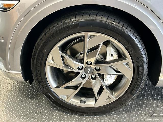 Photo of 2025 Savile Silver Genesis Electrified GV70