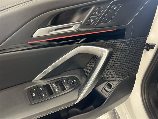 Photo of 2024 Alpine White BMW X1
