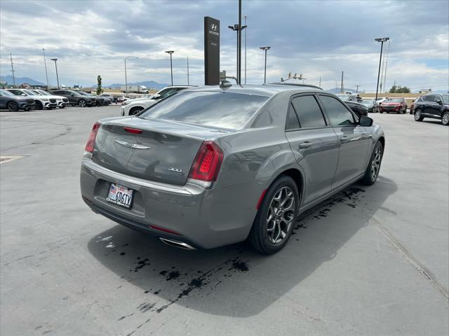 Photo of 2018 Ceramic Grey Clearcoat Chrysler 300