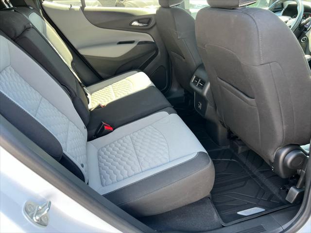 Photo of 2020 Iridescent Pearl Tricoat Chevrolet Equinox