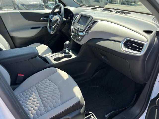Photo of 2020 Iridescent Pearl Tricoat Chevrolet Equinox