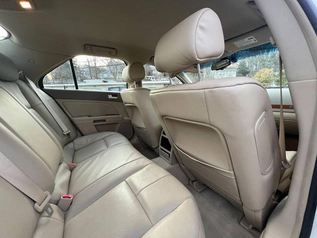 Photo of 2007 White Diamond Cadillac STS