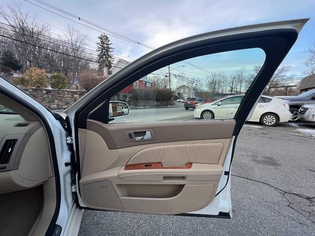 Photo of 2007 White Diamond Cadillac STS