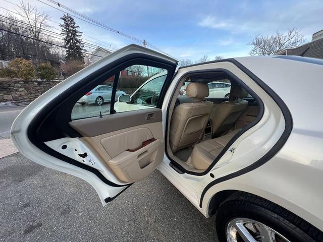 Photo of 2007 White Diamond Cadillac STS