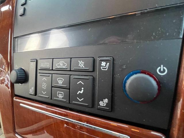 Photo of 2007 White Diamond Cadillac STS