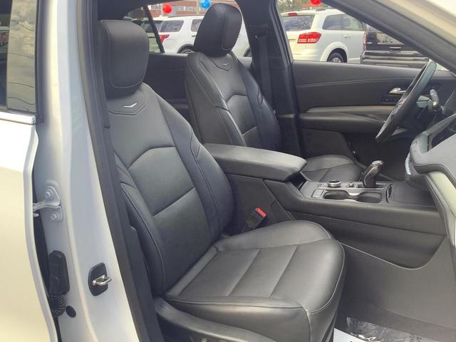 Photo of 2019 WHITE Cadillac XT4