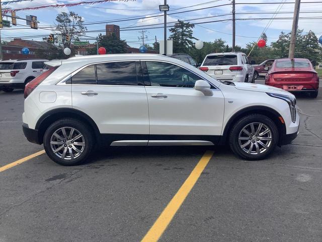 Photo of 2019 WHITE Cadillac XT4