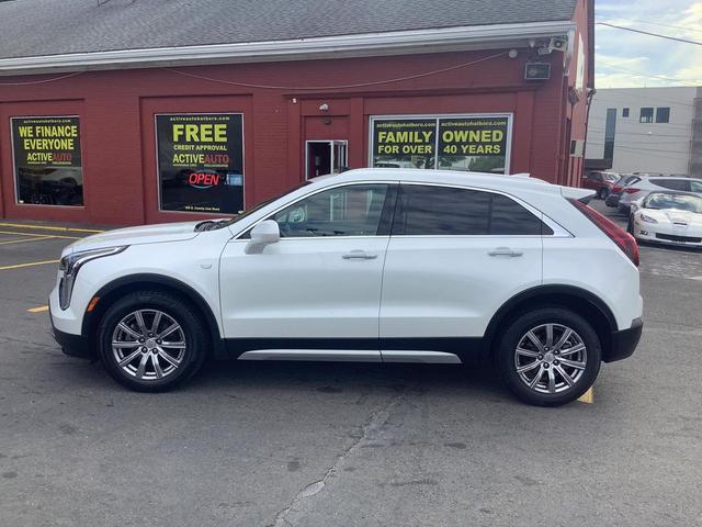 Photo of 2019 WHITE Cadillac XT4