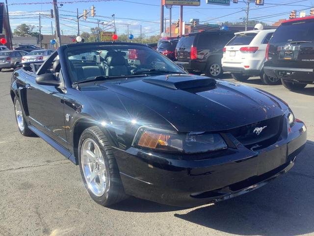 Photo of 2004 Black Ford Mustang