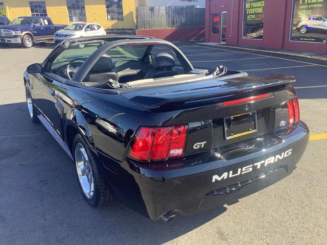 Photo of 2004 Black Ford Mustang