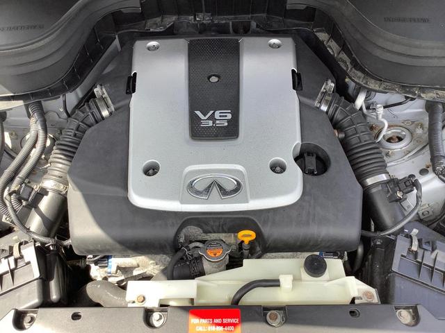 Photo of 2010 SILVER INFINITI EX35
