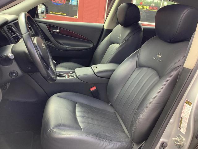 Photo of 2010 SILVER INFINITI EX35