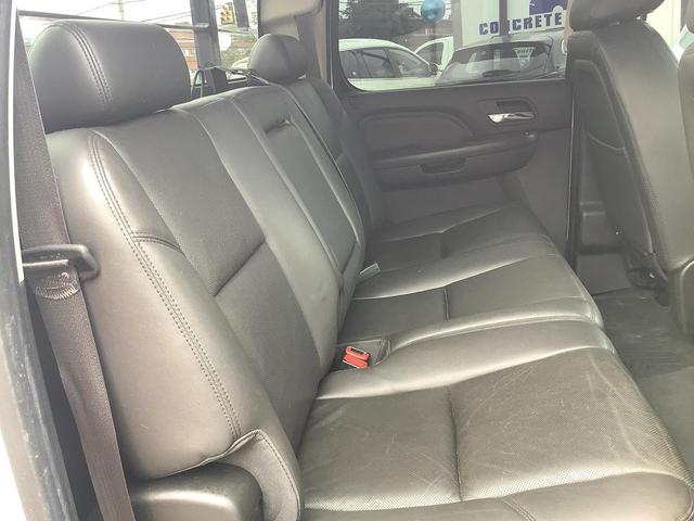 Photo of 2013 WHITE GMC Sierra 2500