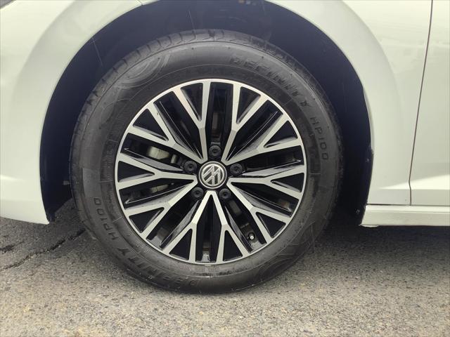 Photo of 2021 WHITE Volkswagen Jetta