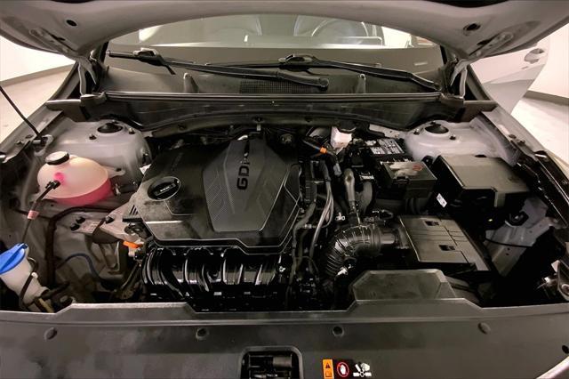 Photo of 2023 Wolf Gray Kia Sportage