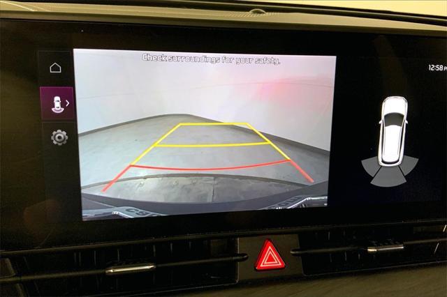 Photo of 2023 Wolf Gray Kia Sportage
