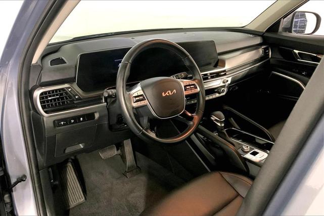 Photo of 2024 Everlasting Silver Kia Telluride