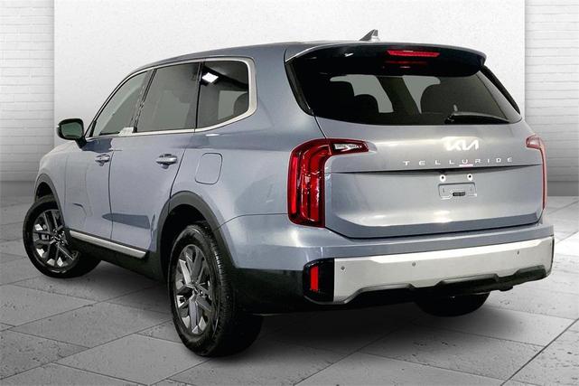 Photo of 2024 Everlasting Silver Kia Telluride