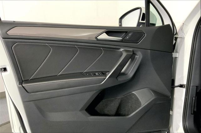 Photo of 2023 Opal White Pearl Volkswagen Tiguan