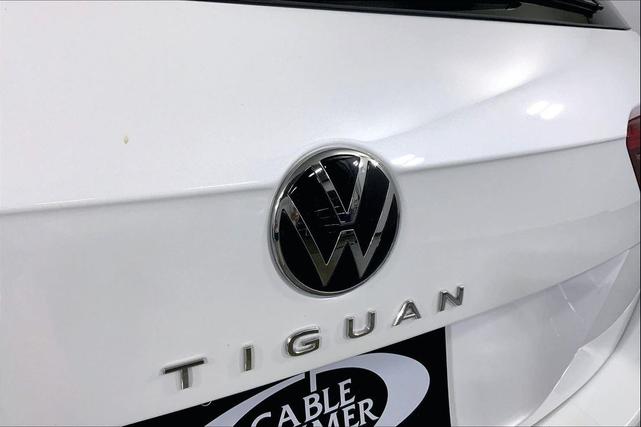 Photo of 2023 Opal White Pearl Volkswagen Tiguan