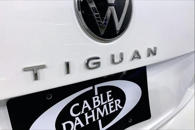 Photo of 2023 Opal White Pearl Volkswagen Tiguan
