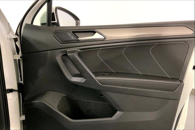 Photo of 2023 Opal White Pearl Volkswagen Tiguan