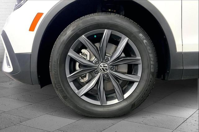 Photo of 2023 Opal White Pearl Volkswagen Tiguan