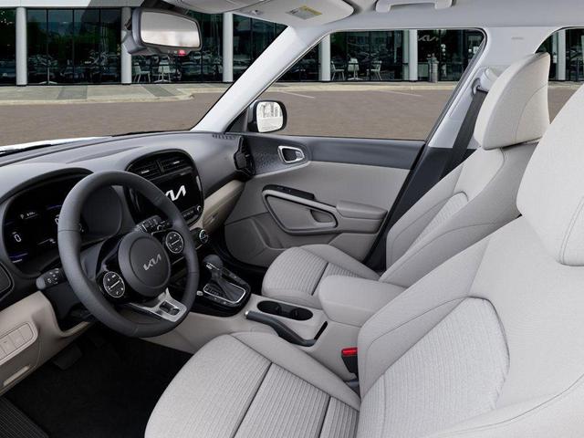 Photo of 2025 Snow White Pearl Kia Soul