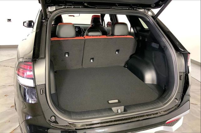 Photo of 2025 Ebony Black Kia Sportage