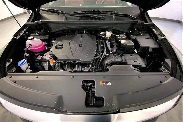 Photo of 2025 Ebony Black Kia Sportage